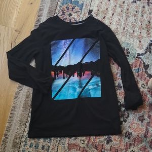 Boy's long sleeve tee